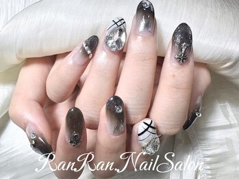 ランラン 池袋(RanRan)/クロス×ブラック個性ネイル