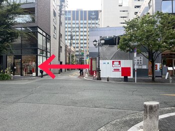 アイラ 熊本下通店(EYELA)/新市街郵便局を左へ