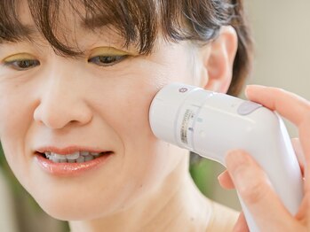 サロン ルティエ/2マイクロスコープで肌チェック