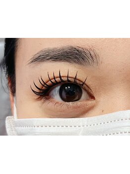 ナチュラル上品な目元にしたい