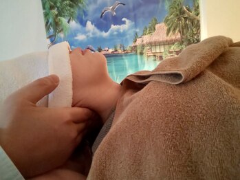 リラクゼーションルーム ラクゥーマ(La.qooma)/もみほぐし（上向き）