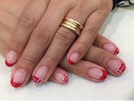 赤フレンチネイル