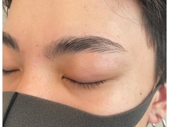 トトノウダケデ/眉毛パーマで垢抜け眉に！