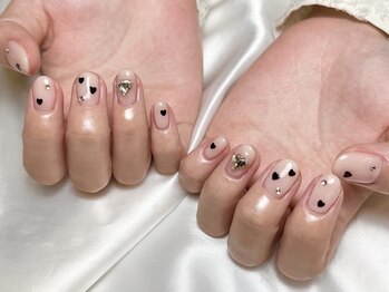 ヒールネイル(heal nail)/白っぽbeige×heart×stone~