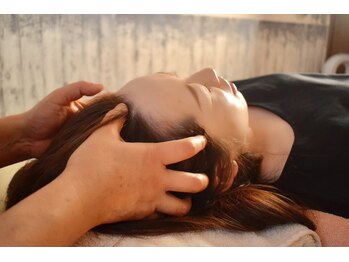 スーリール(Sourire)/眼精疲労でめの奥が辛い【整膚】