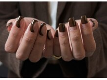 上品なシンプルネイル