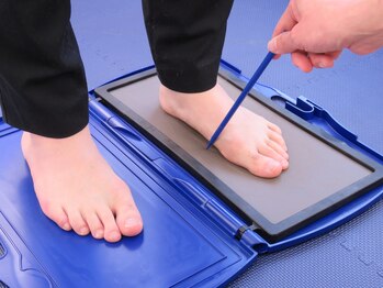CSS治療院/足の形、体重の掛かり方を確認☆