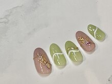 ラグウナ(Laguna)/ミラーとフラワー風ネイル