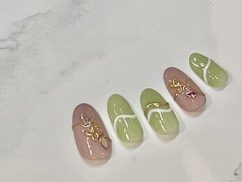 ラグウナ(Laguna)/ミラーとフラワー風ネイル