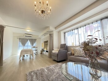 ドウシン(Doshin)/サロン　内観