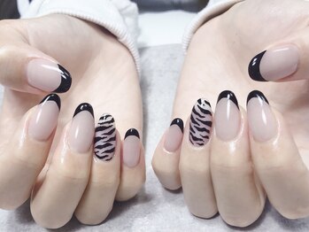ティーエス ネイル ガーデン(T.S Nail Garden)/黒フレンチ、ゼブラ