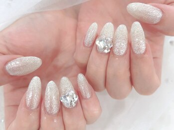 ワンカラー+有料ビジューパーツ