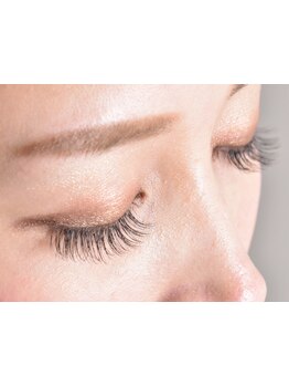 ナチュラル上品な目元にしたい