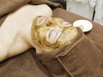 ラスター(Luster)/幹細胞ハーブピーリング