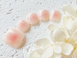 ピンク　チーク　ネイル