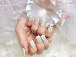 パステルグリーンローズネイル