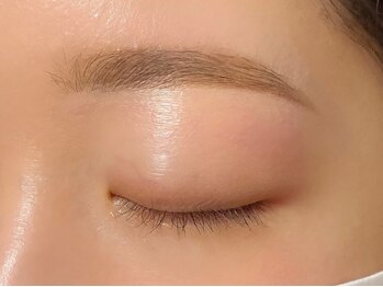 チーク 新宿西口店(cheek)の写真/高技術&何度でも同価格!圧倒的人気【美眉スタイリング+パリジェンヌラッシュリフト】垢抜け眉で第一印象UP!