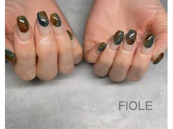 フィオル(FIOLE)/ニュアンスネイル