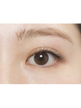 ナチュラル上品な目元にしたい