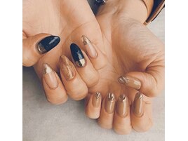 【スカルプ】左右非対称ネイル
