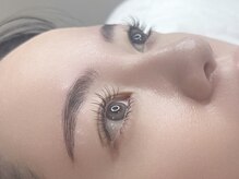 AMK/ハリウッドブロウリフト