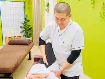 骨×筋LAB 真施整体院の写真/《初めての方にもおすすめ♪》慢性的な腰のつらさ、身体の歪みを根本から整え、美しい姿勢に◎