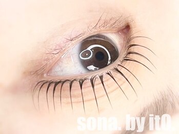 ソナ バイ イト(sona by itO.)の写真/種類豊富なパーマ・フラットラッシュ・ボリュームラッシュから選べる！一人一人の目元に合わせたご提案を♪