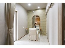 ヴェント フォンターナ(VENTO fontana)の雰囲気（白を基調とした店内で落ち着いて過ごせます。）