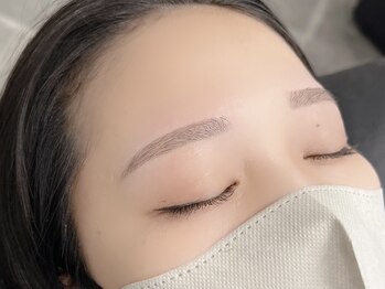 ネリネ 天神(nerine)/ふんわり平行眉！アイブロウ