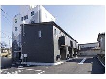 アンドミー(&ME)の雰囲気（奥から2番目の3号室！車は道路沿い3番の駐車場にお停め下さい！）