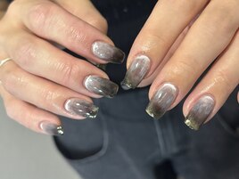 黒ニュアンス×ミラーネイル