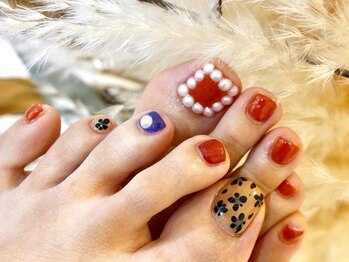 フレームスエルア(FRAMES ‘elua)の写真/お仕事などでハンドネイルに制限がある方もフットネイルを楽しんで♪上質なジェルで持ちの良さも◎