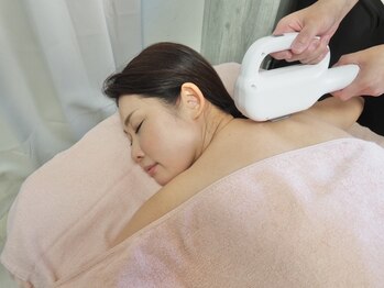 サロン リ ベル(Salon Ree Belle)の写真/【女性も男性も大歓迎】最速で自己処理から卒業◆顔脱毛/ヒゲ脱毛/うなじ/VIOなど気になる箇所を集中ケア◎