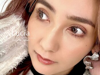 ルチアストック(Lucia Stock)/伸びるまつげ美容液！取扱い店