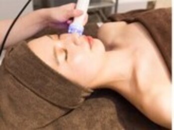 ソンリッサビエン(sonrisabien)/ ハイパーナイフシェイプ/小顔