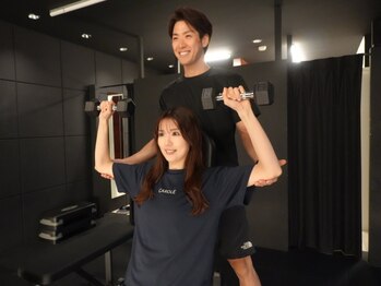 CAROLE GYMの写真/【本町・阿波座駅徒歩5分】「お酒を飲みながらベストボディジャパン入賞のオーナー」があなたをサポート!