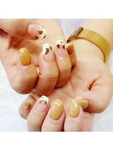 フローラ/牛柄ネイル