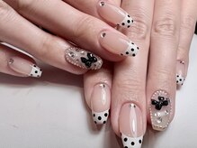 リノ(Lino)/ドットフレンチネイル