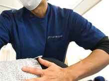ことぶき整骨院の雰囲気（骨盤の歪みはさまざまな痛みにつながります。）