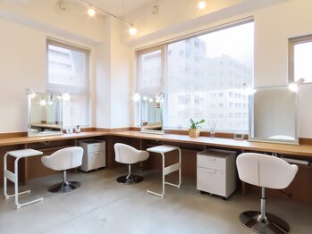 スタパト 銀座店/明るい診断ブース