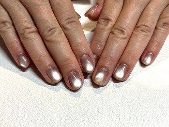 ティーエヌ 名古屋矢場町店の写真/パルコすぐ!オフィスや主婦の方にも人気のシンプルネイル♪写真:マグネットネイルワンカラー¥5990