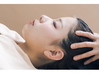 ジョジアンヌロール クリエーションヘアーズ 銀座店/頭皮マッサージ