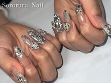 ソロルル ネイル(Sororuru Nail)/ラメグラ×ビジューネイル
