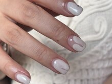 ミエレ(miele)/ホワイトうねうねショートネイル