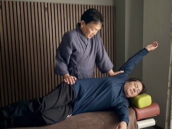 秋元シニア整体/＜やさしいボディケア整体＞