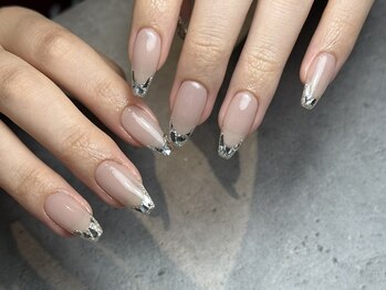 ミーア ネイル(Miiea nail)の写真/ハンドもフットも【￥3,300+オフ料金無し】の特別価格！プライベート空間で叶える高見えネイル☆