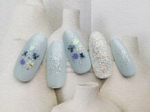 ターラ(Tara)/キラキラドライフラワーネイル