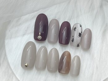 フローレスネイル 新宿店(FlawlessNail)の写真/【何度でも同価格で通える☆】ジェルオフ無料の定額制サロン♪シンプル派もアート派も満足なサンプル豊富!!