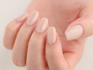 乳白色のシアーベージュネイル