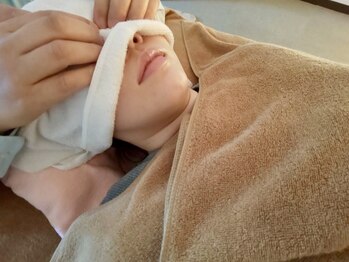 リラクゼーションルーム ラクゥーマ(La.qooma)/もみほぐし（上向き）